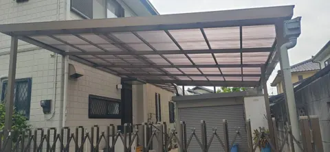 住宅のテラスと屋根